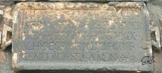 Fragment epitafium z inskrypcją